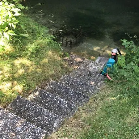 Tiny Am Bach